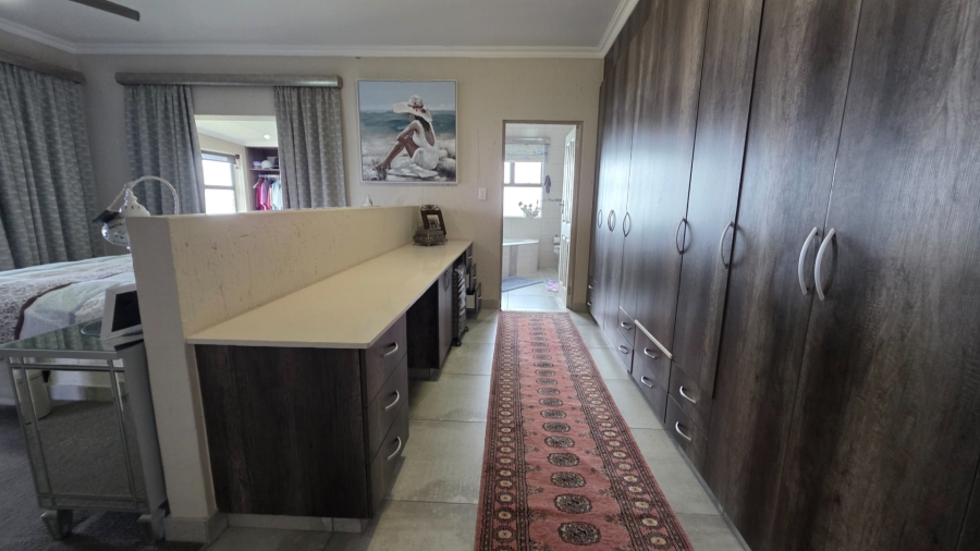 3 Bedroom Property for Sale in Dana Bay Western Cape